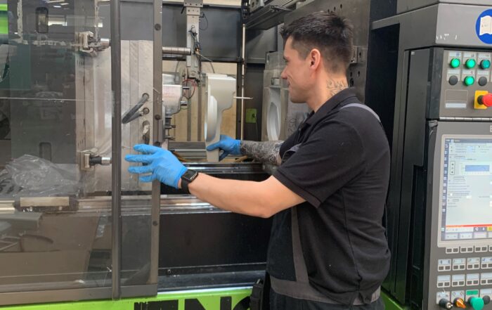 Plastic Injection Moulder